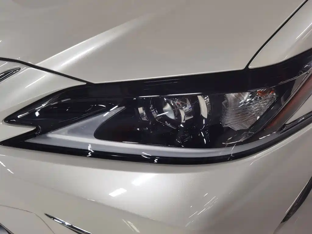 Lexus ES — миниатюра 21