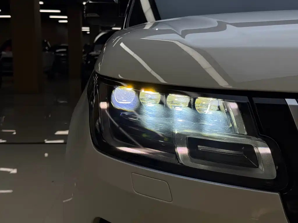 Land Rover Range Rover — миниатюра 4