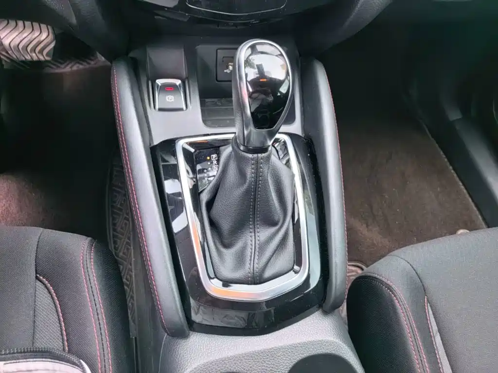 Nissan Qashqai — миниатюра 14