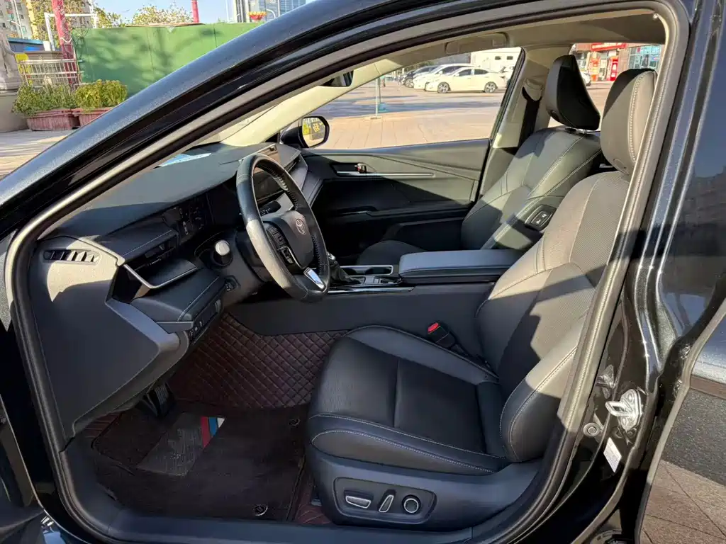 Toyota Camry — миниатюра 6