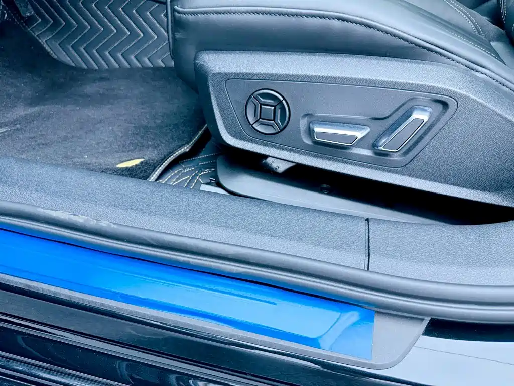 Audi A6L — миниатюра 6