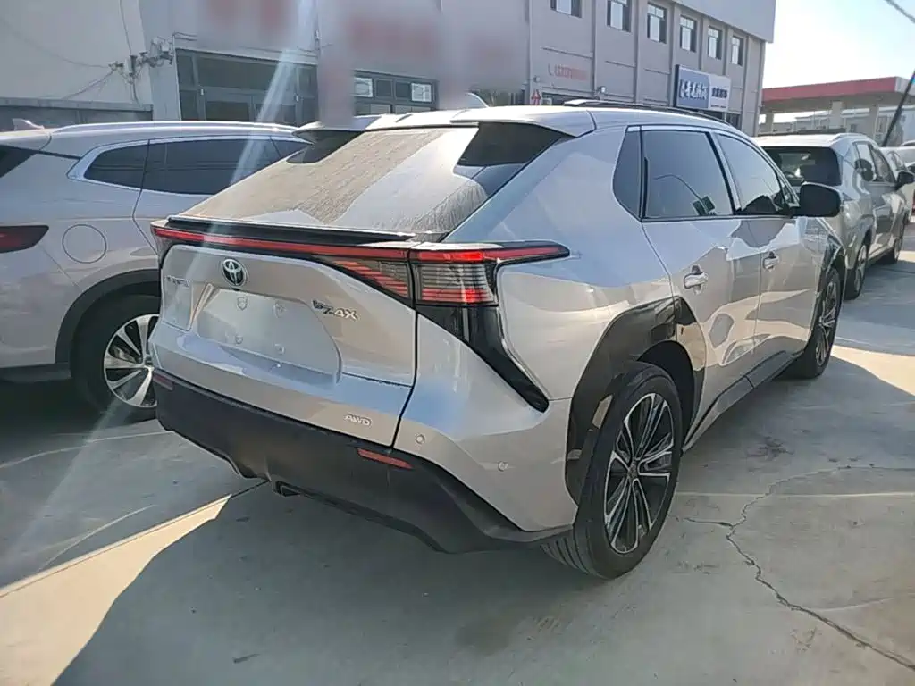 Toyota bZ4X — миниатюра 7