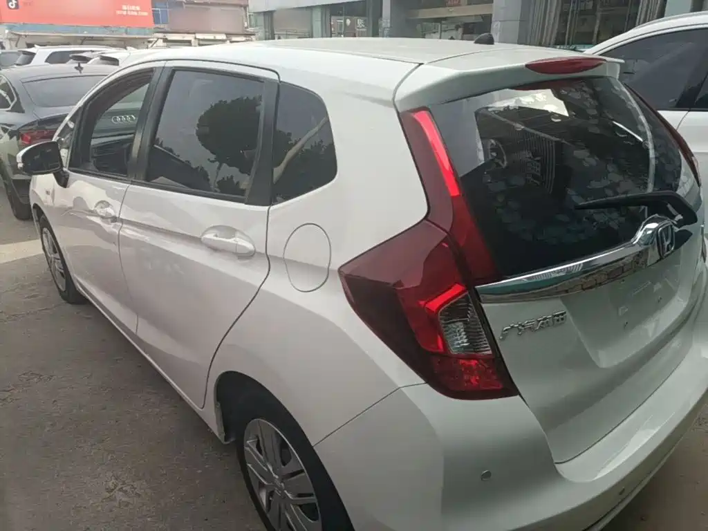 Honda Fit — миниатюра 5