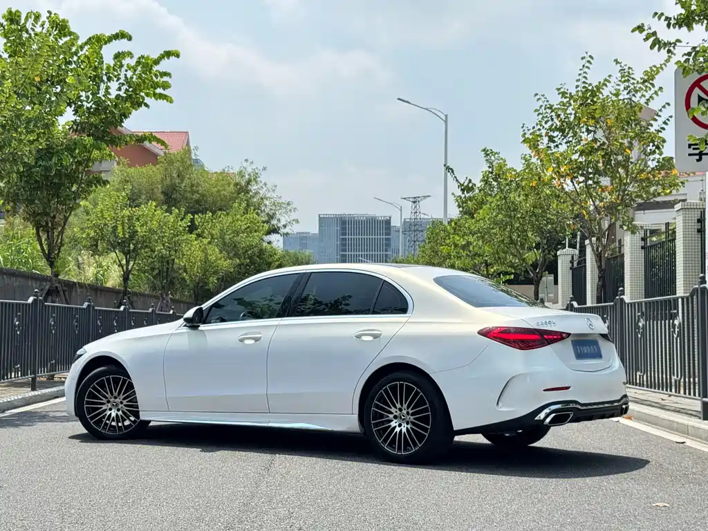 Mercedes-Benz C-Class — миниатюра 9