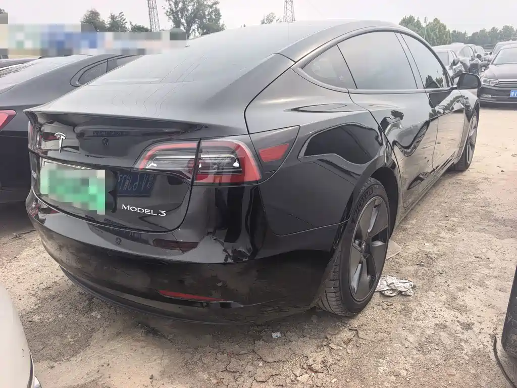 Tesla Model 3 — миниатюра 10