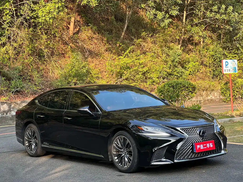 Lexus LS — миниатюра 3