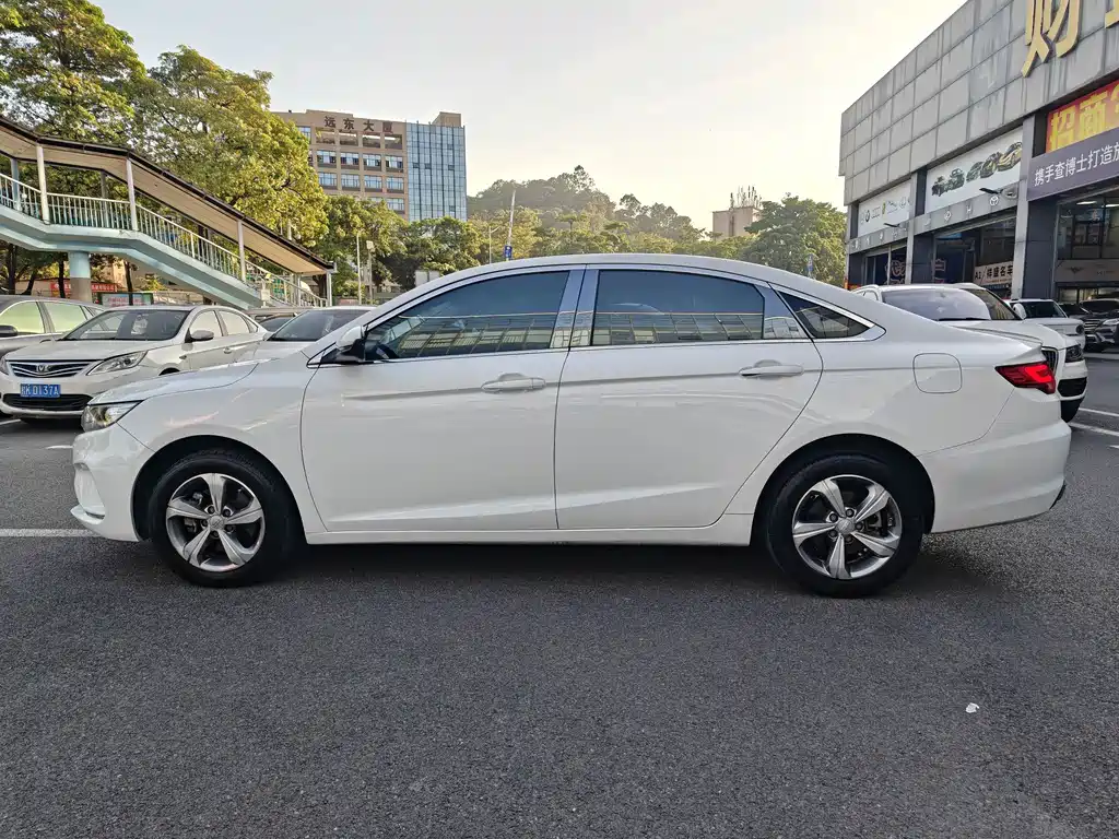 Geely Emgrand GL — миниатюра 17