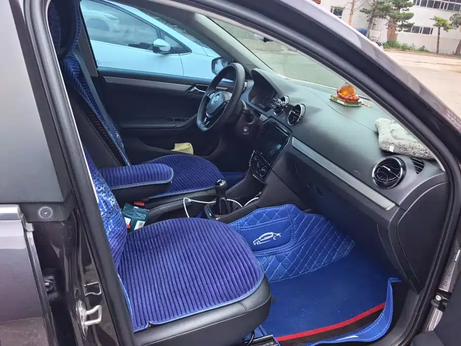 Volkswagen Jetta — миниатюра 8