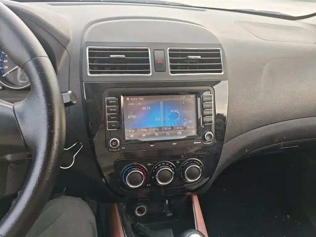 Dongfeng X5 2015 1.6L MT Premium