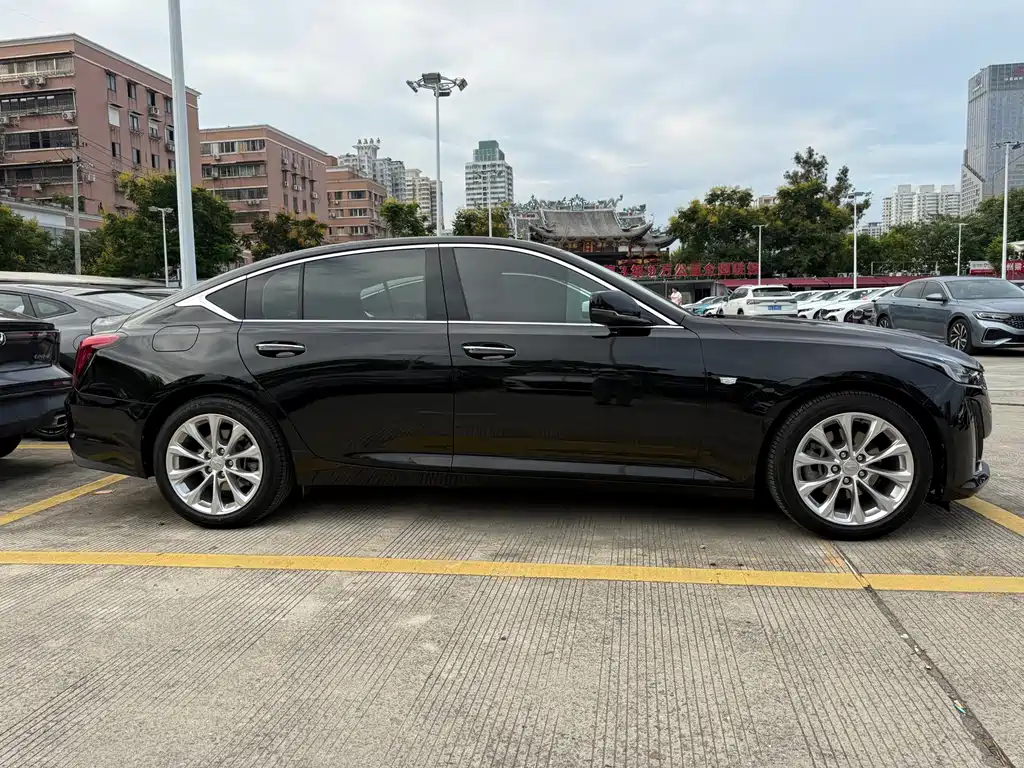 Cadillac CT5 — миниатюра 4