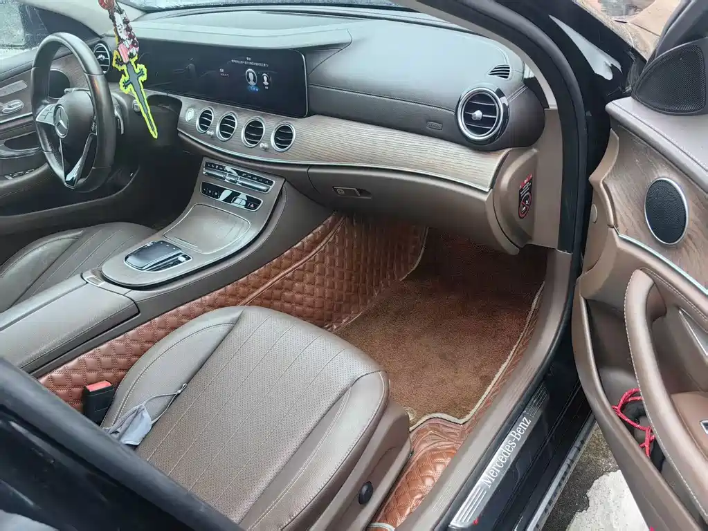 Mercedes-Benz E-Class — миниатюра 6