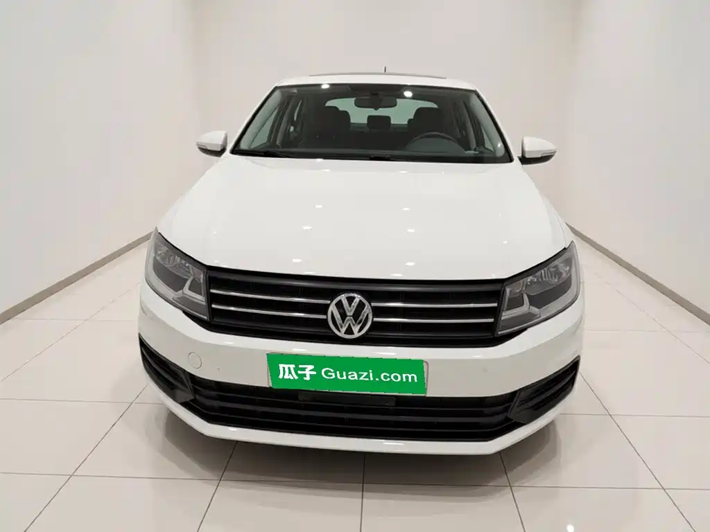 Volkswagen Santana — миниатюра 2