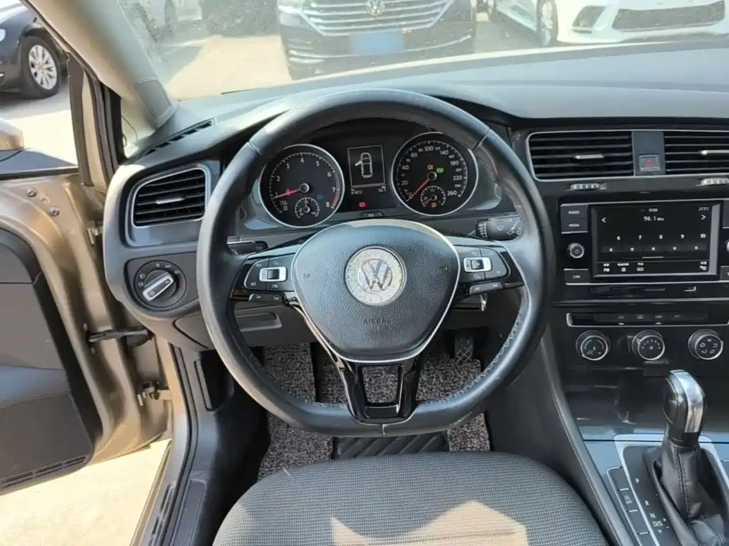 Volkswagen Golf — миниатюра 11