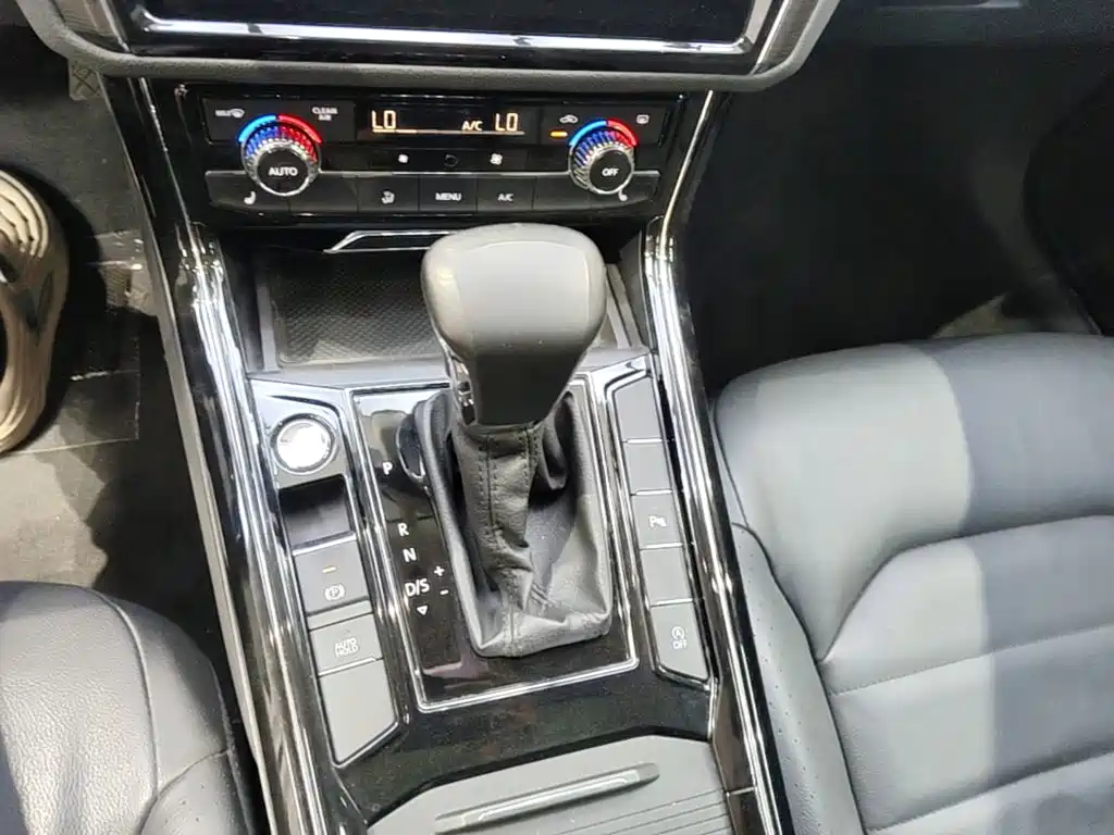 Volkswagen Phideon — миниатюра 14