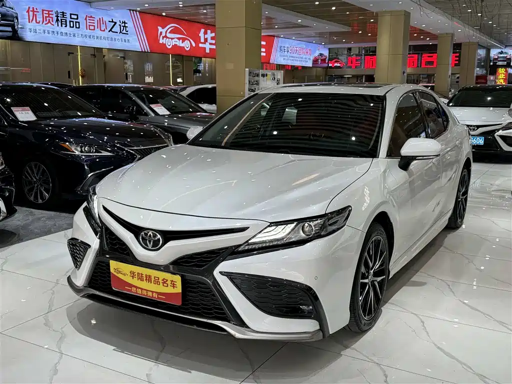 TOYOTA CAMRY