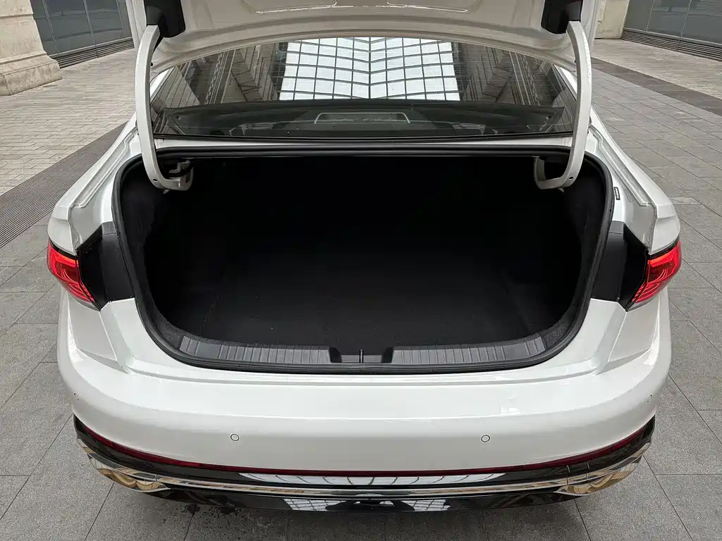 Volkswagen Sagitar 2023 280TSI DSG Lite