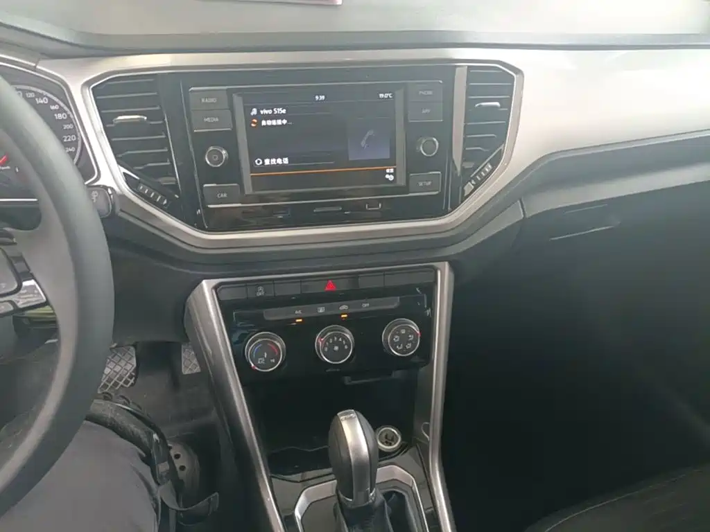 Volkswagen T-Roc — миниатюра 13