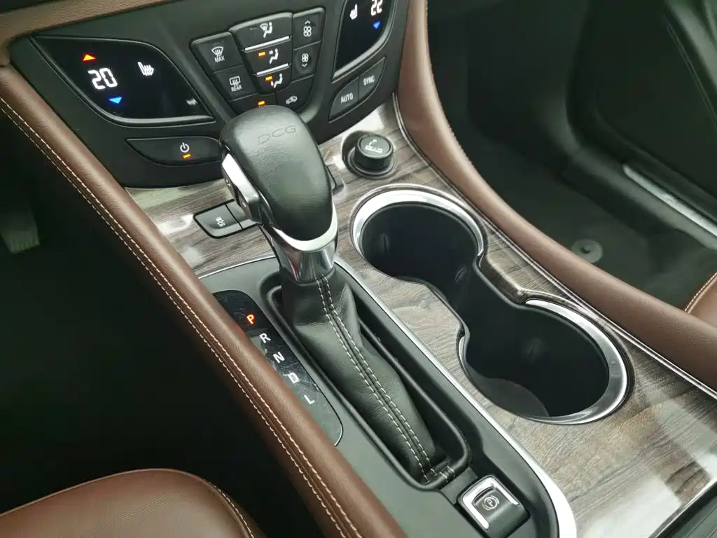 Buick Envision Plus — миниатюра 13