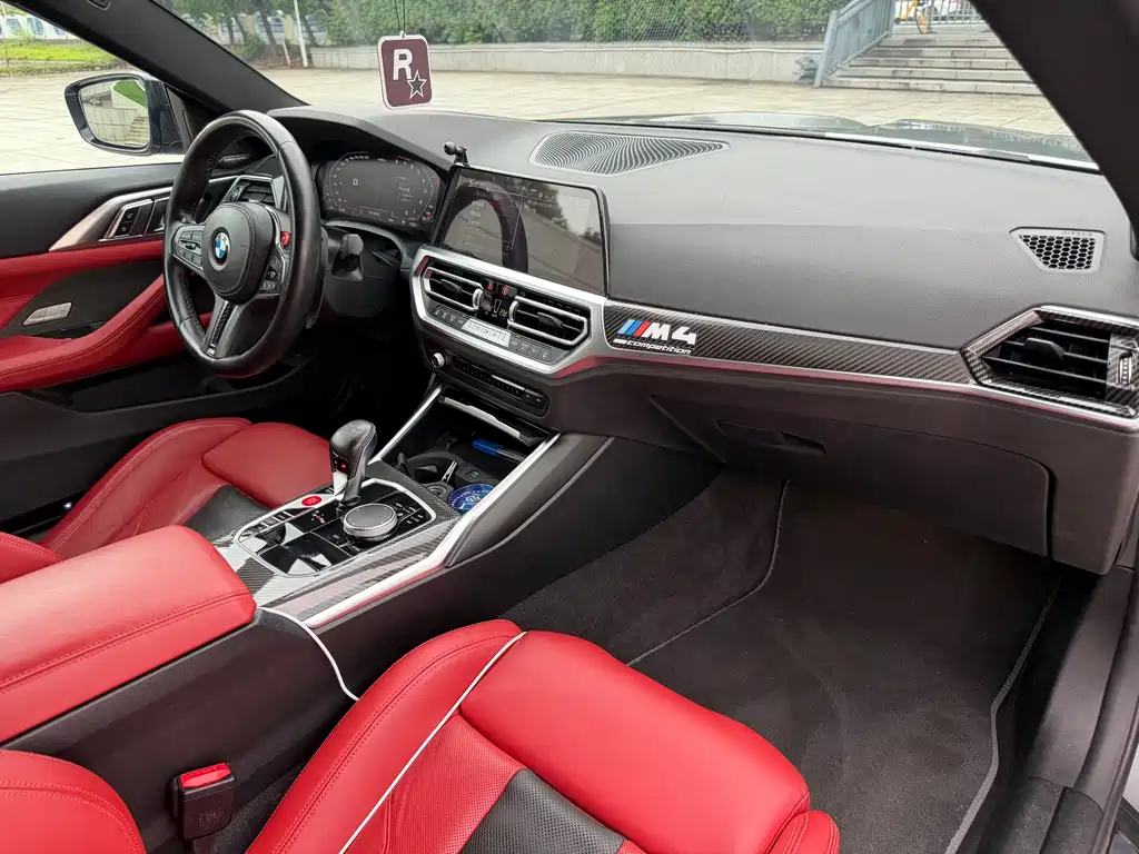 BMW M4 2023 M4