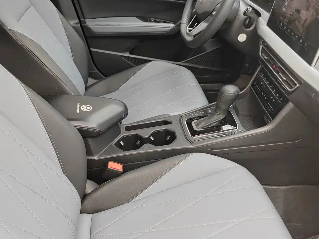 Volkswagen Tiguan L — миниатюра 10