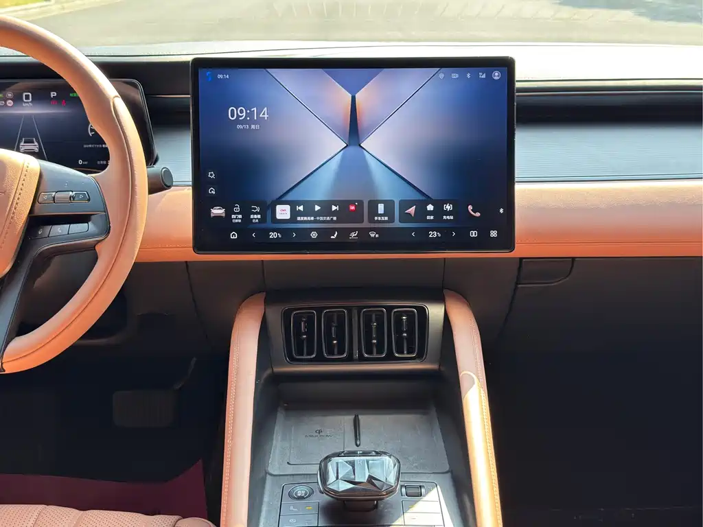 BYD L EV — миниатюра 7