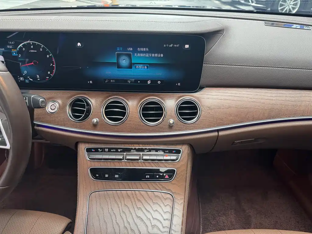 MERCEDES-BENZ E CLASS