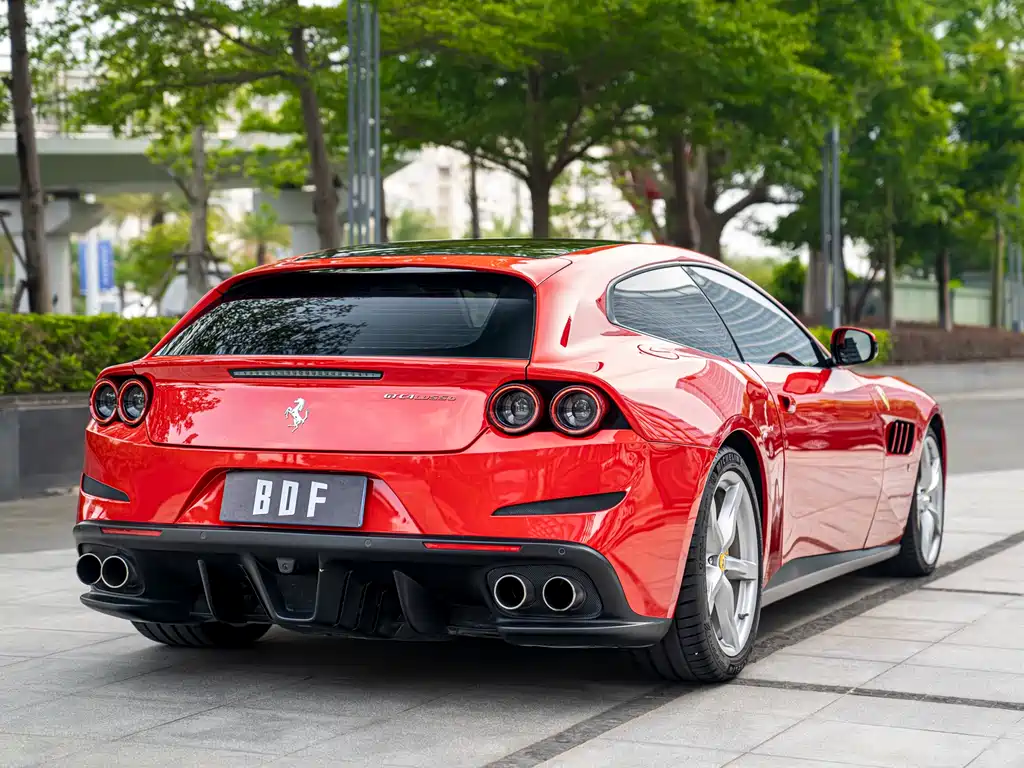 Ferrari GTC4Lusso 2016 6.3L V12