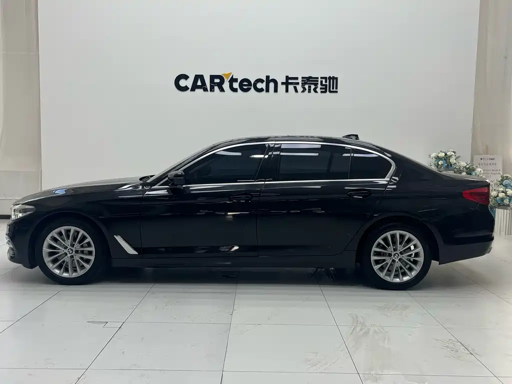BMW 5 Series — миниатюра 11