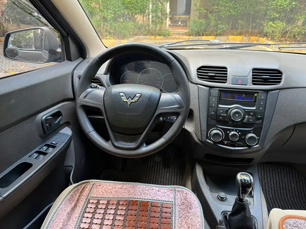 Wuling Hongguang — миниатюра 14