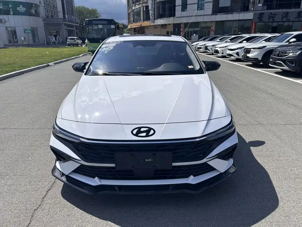 Hyundai Elantra — миниатюра 3