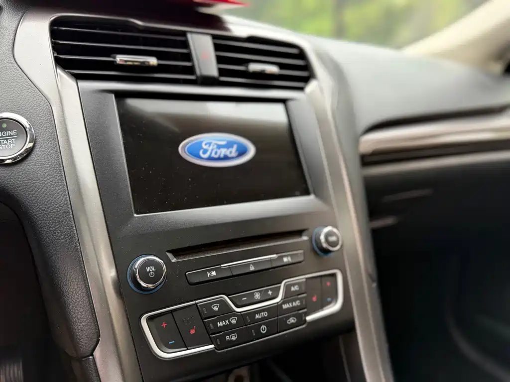 Ford Mondeo — миниатюра 10