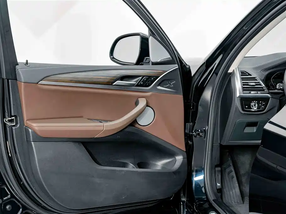 BMW X3 — миниатюра 17