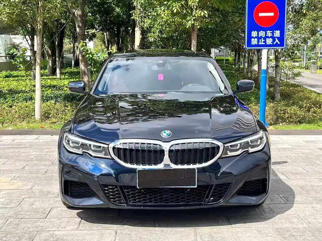 BMW  3 SERIES