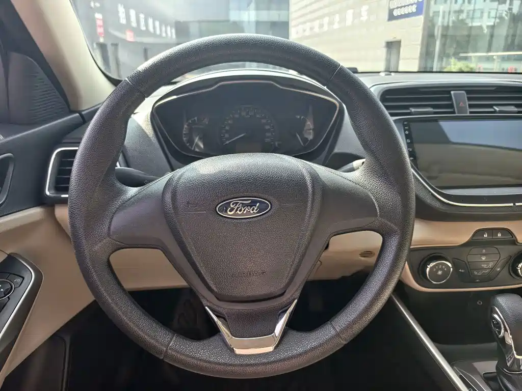 Ford Escort — миниатюра 16