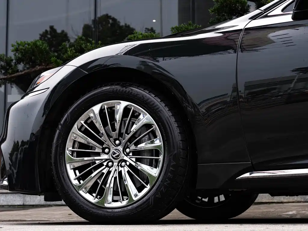 Lexus LS — миниатюра 8