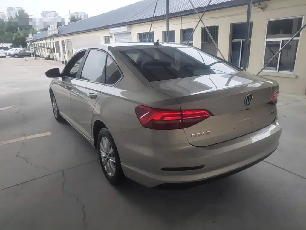 Volkswagen Lavida — миниатюра 5