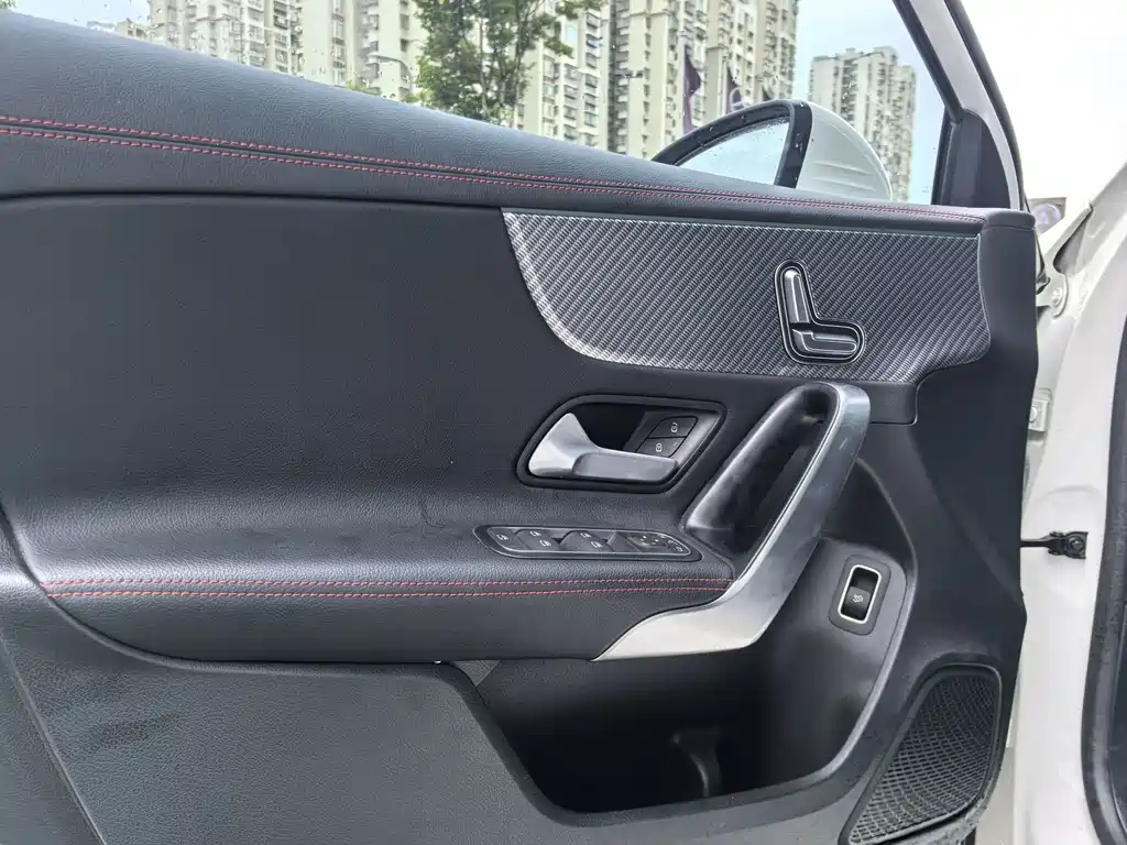 Mercedes-Benz A-Class — миниатюра 7