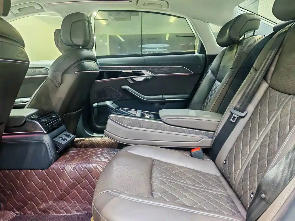 Audi A8 — миниатюра 5