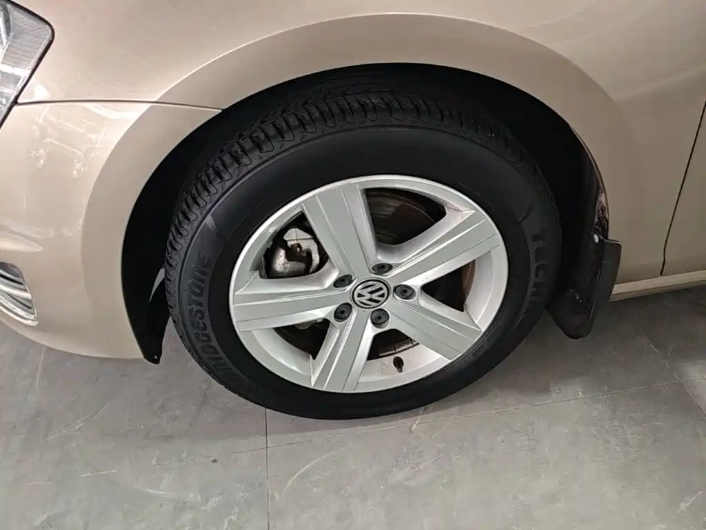 Volkswagen Golf — миниатюра 23