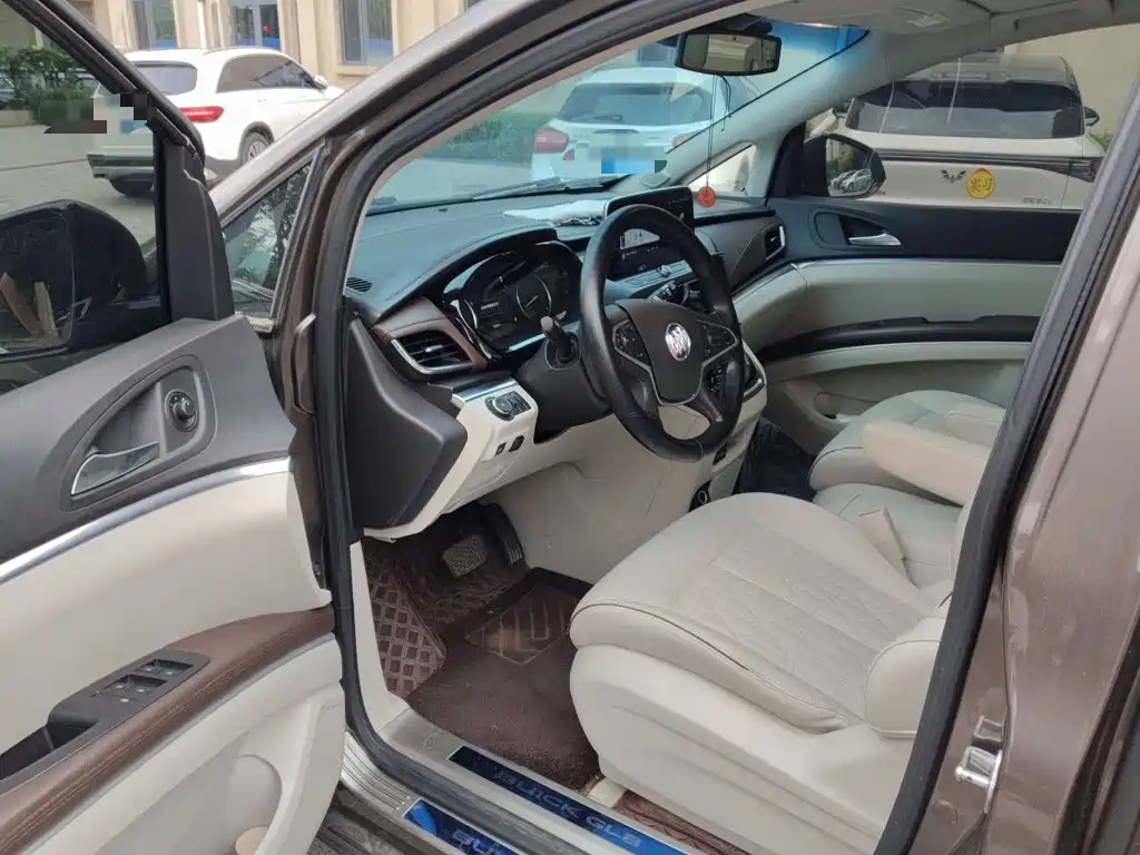 Buick GL8 — миниатюра 14