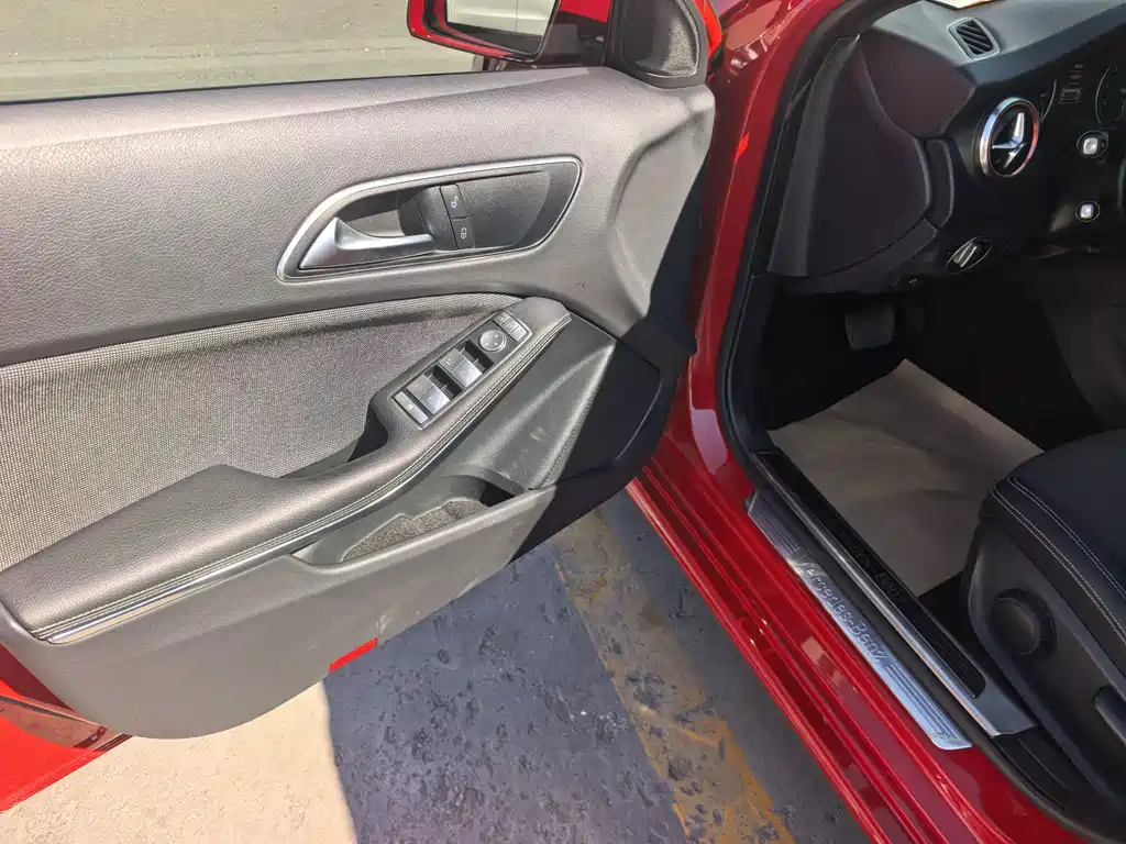 Mercedes-Benz A-Class (Import) — миниатюра 13
