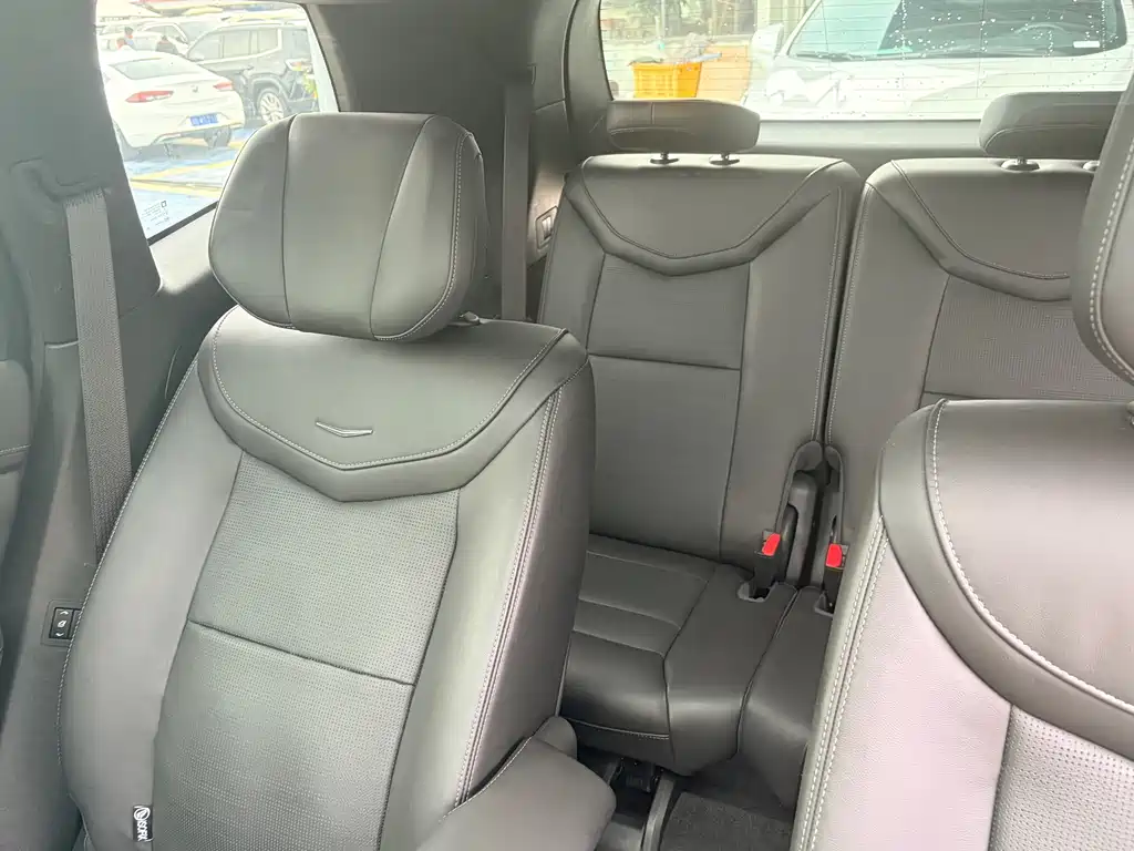 Cadillac XT6 — миниатюра 14