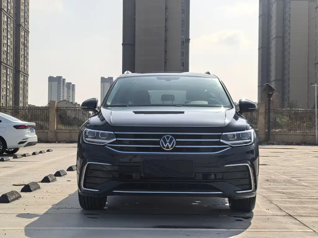 Volkswagen Tiguan L L 2025 330TSI AT R-Line