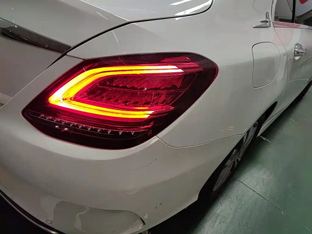 Mercedes-Benz C-Class — миниатюра 8