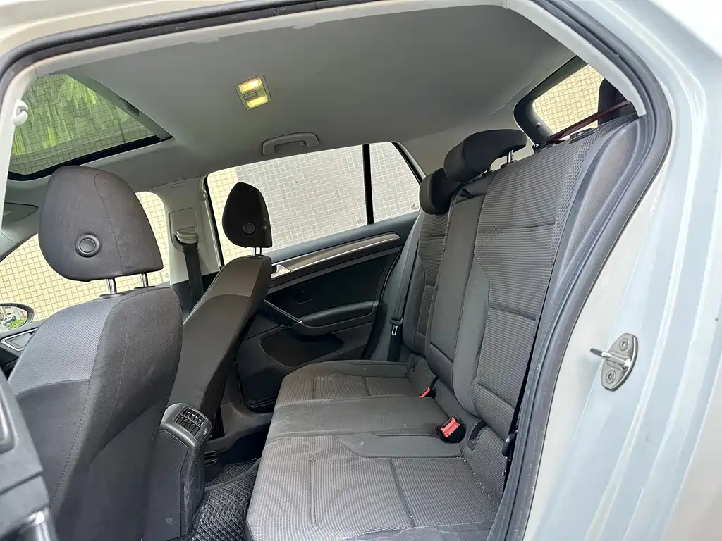 Volkswagen Golf — миниатюра 5