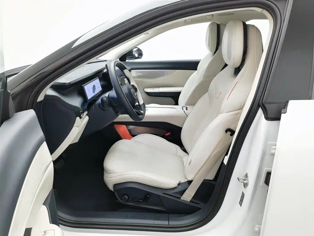 Lynk & Co 07 EM-P 2024 EM-P 126 Halo