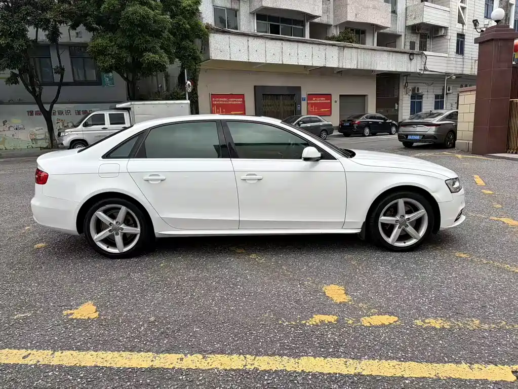 Audi A4L 2015 35 TFSI AT