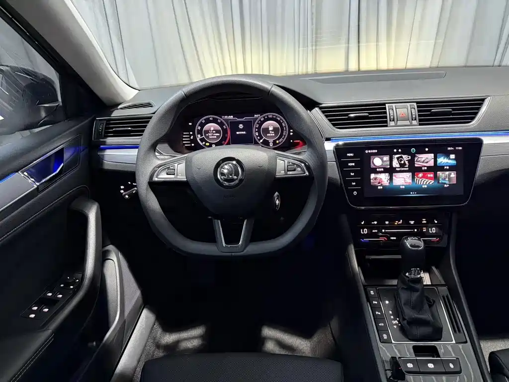 Skoda Superb — миниатюра 17