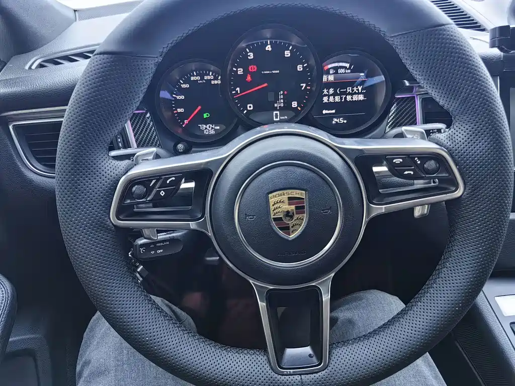 Porsche Macan — миниатюра 14
