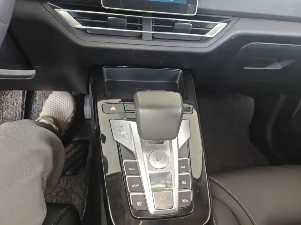 BYD Yuan EV — миниатюра 14